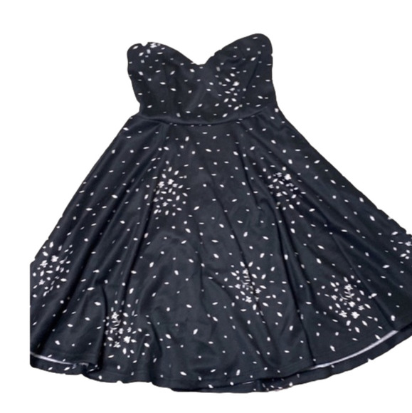 Pins and Needles Black Patterned Mini Dress - Picture 1 of 6